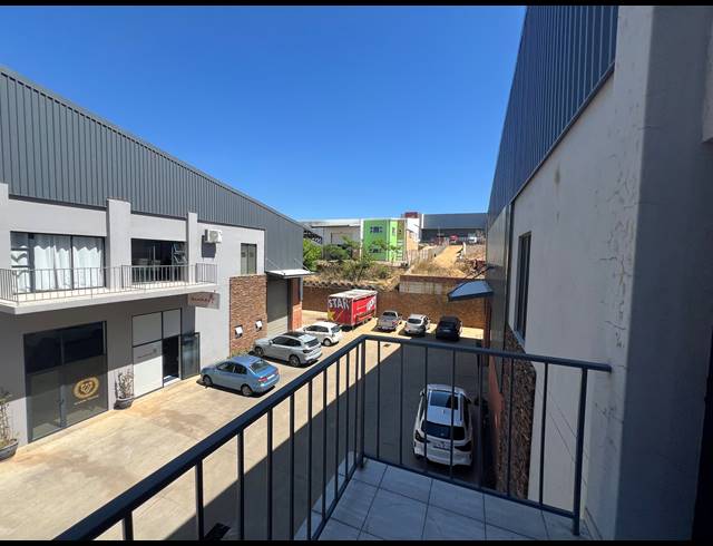 677M² WAREHOUSE TO LET IN COSMO BUSINESS PARK